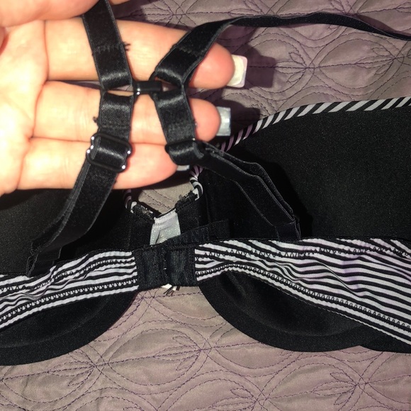Black and White Stripe So Bra, Size 36C - Picture 3 of 6